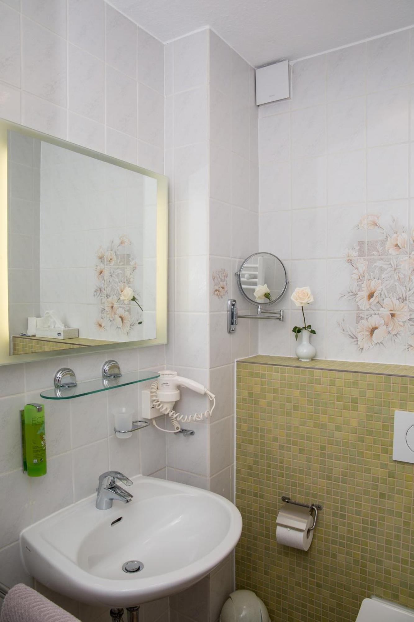 Das Fritz Hotel Schwerin Schoene Lage Im Gruenen Mit Regionaler Kueche Kostenfreien Parkplaetzen Und E Ladestation 외부 사진