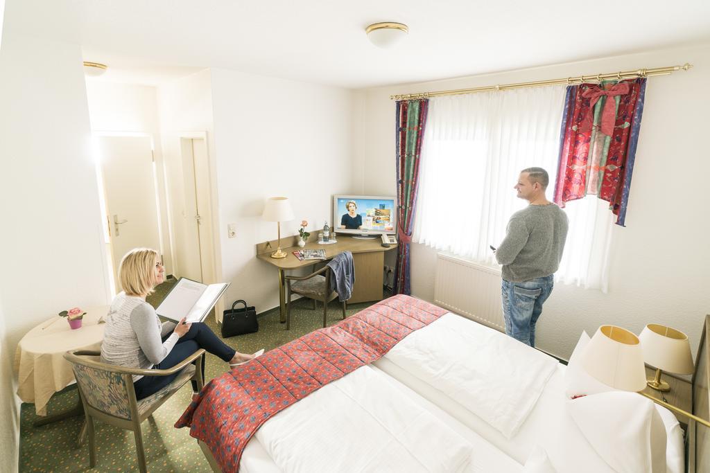 Das Fritz Hotel Schwerin Schoene Lage Im Gruenen Mit Regionaler Kueche Kostenfreien Parkplaetzen Und E Ladestation 객실 사진