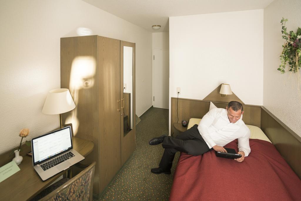 Das Fritz Hotel Schwerin Schoene Lage Im Gruenen Mit Regionaler Kueche Kostenfreien Parkplaetzen Und E Ladestation 객실 사진